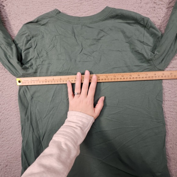 Life is Good Happy Howlidays LS Top Womens M Graphic Christmas Festive Holiday - Picture 11 of 13